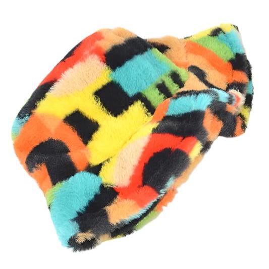 PLUSHY BUCKET HAT